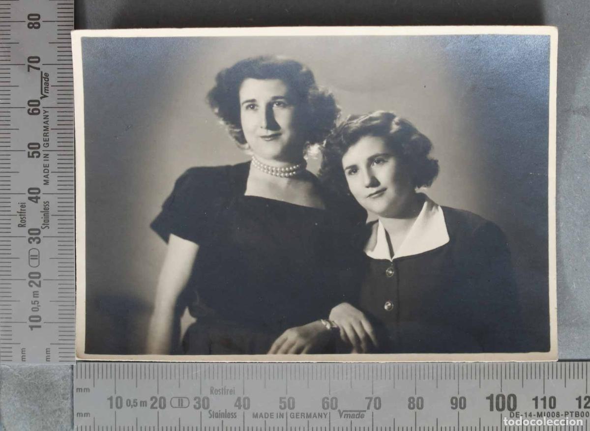 Fotograf&iacute;a antigua: FOTOGRAFIA. Dos mujeres - Retrato de madre e hija con collar de perlas