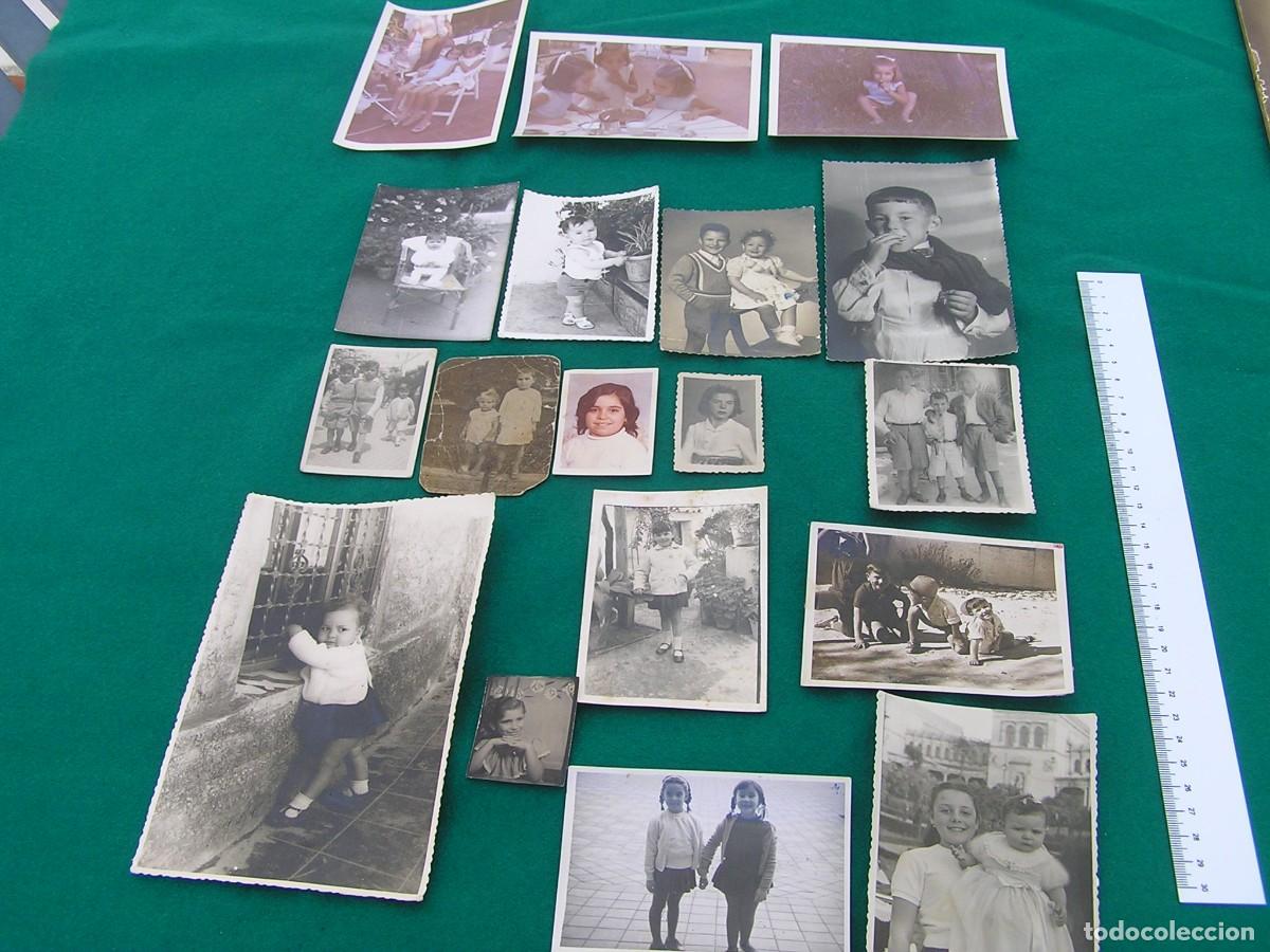 Fotograf&iacute;a antigua: Lote de 17 fotos de ni&ntilde;os (4 de ellas en color, el resto en B/N). Diversas &eacute;pocas y tama&ntilde;os.