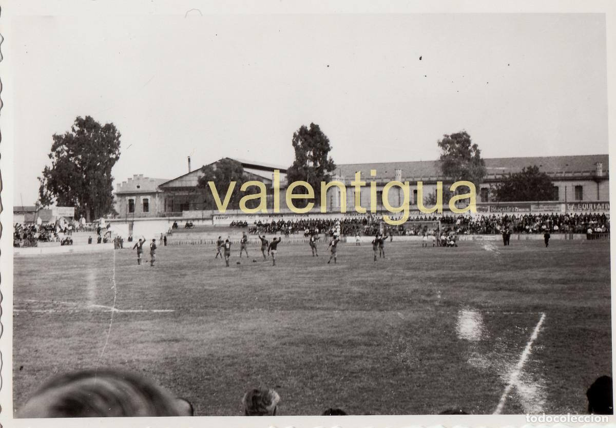 Fotografia antica: &Uacute;nica Antiguo Estadio Bard&iacute;n del H&eacute;rcules Club de F&uacute;tbol, Alicante. Chocolate Pink A&ntilde;os 40 sv