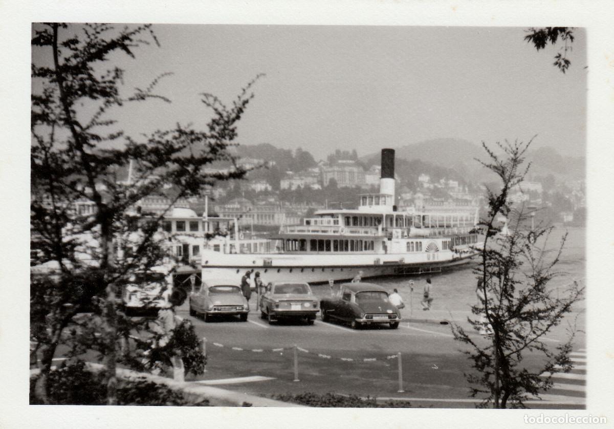 Fotograf&iacute;a antigua: Barco de vapor en lago de Lucerna, Suiza. Coches antiguos Tibur&oacute;n A&ntilde;os 60 sv