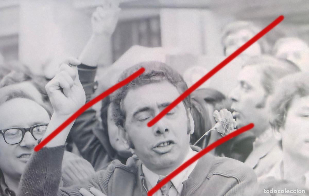 Fotograf&iacute;a antigua: Revoluci&oacute;n de los Claveles 25 de abril de 1974, Portugal &ndash; Fotograf&iacute;a hist&oacute;rica Revolu&ccedil;&atilde;o dos Cravo