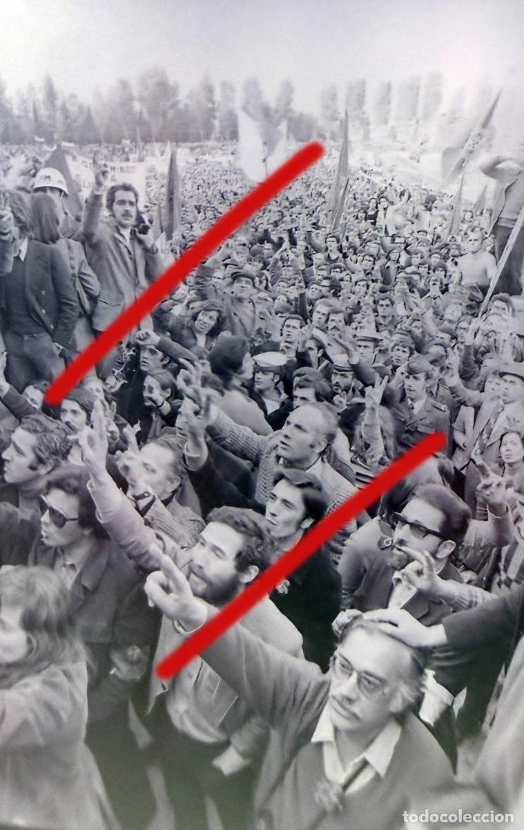 Fotograf&iacute;a antigua: Revoluci&oacute;n de los Claveles 25 de abril de 1974, Portugal &ndash; Fotograf&iacute;a hist&oacute;rica Revolu&ccedil;&atilde;o dos Cravo