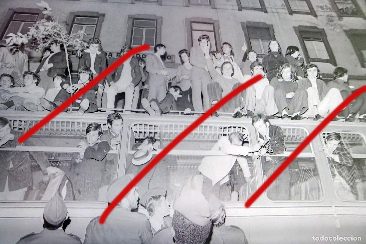 Alte Fotografie: Revoluci&oacute;n de los Claveles 25 de abril de 1974, Portugal &ndash; Fotograf&iacute;a hist&oacute;rica Revolu&ccedil;&atilde;o dos Cravo