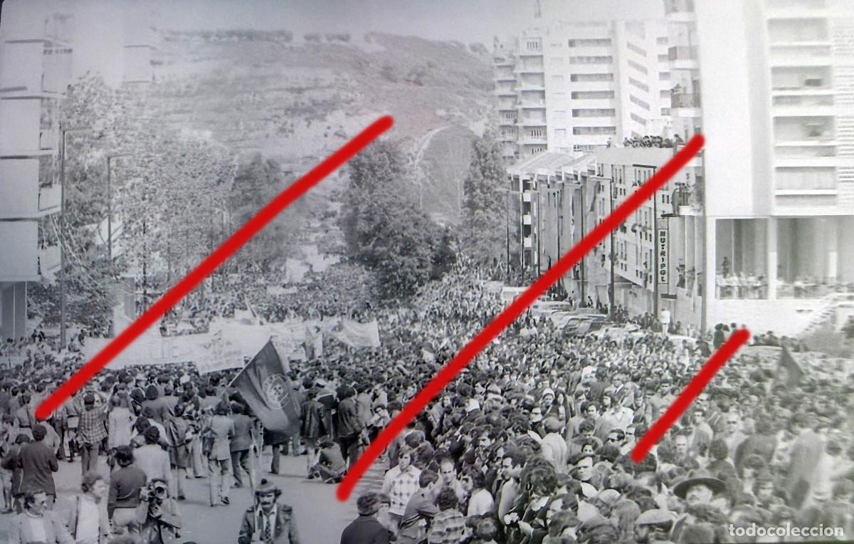 Alte Fotografie: Revoluci&oacute;n de los Claveles 25 de abril de 1974, Portugal &ndash; Fotograf&iacute;a hist&oacute;rica Revolu&ccedil;&atilde;o dos Cravo