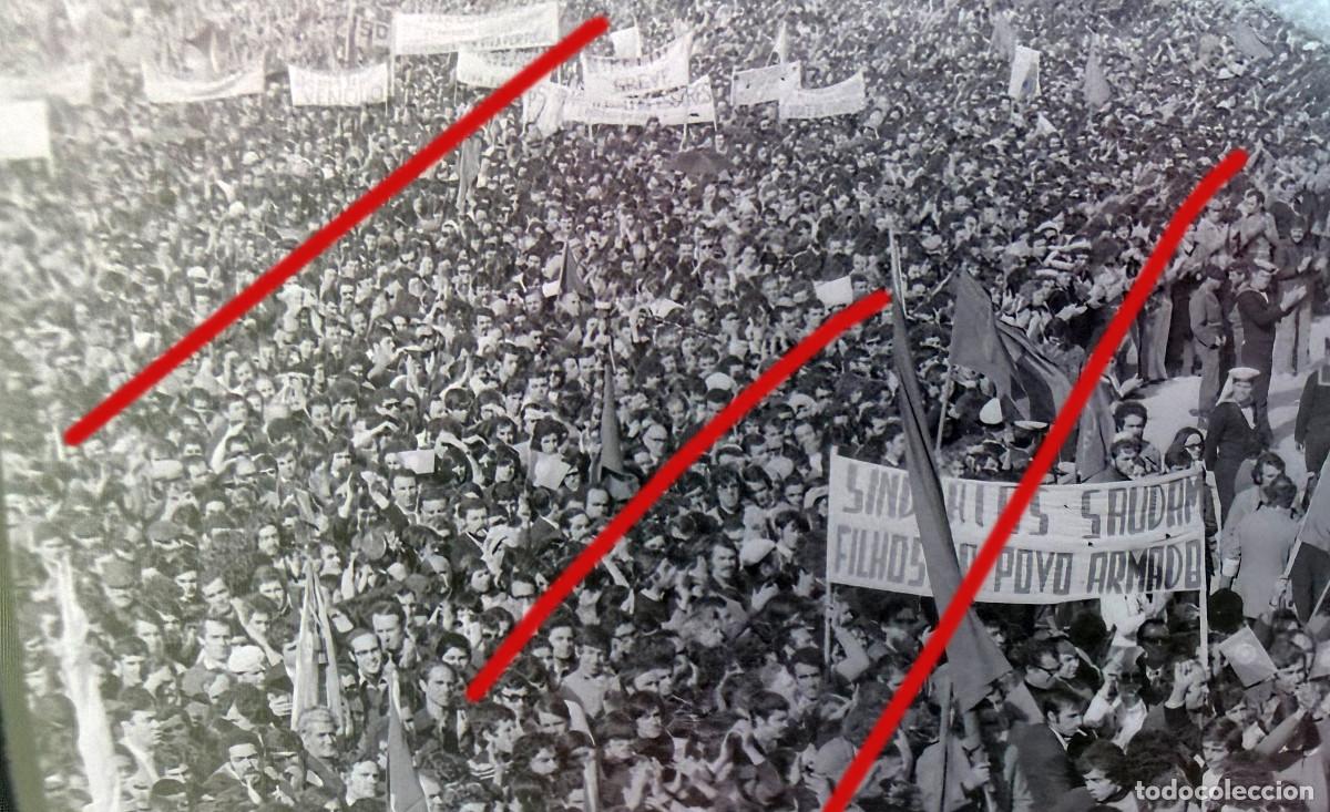 Fotograf&iacute;a antigua: Revoluci&oacute;n de los Claveles 25 de abril de 1974, Portugal &ndash; Fotograf&iacute;a hist&oacute;rica Revolu&ccedil;&atilde;o dos Cravo
