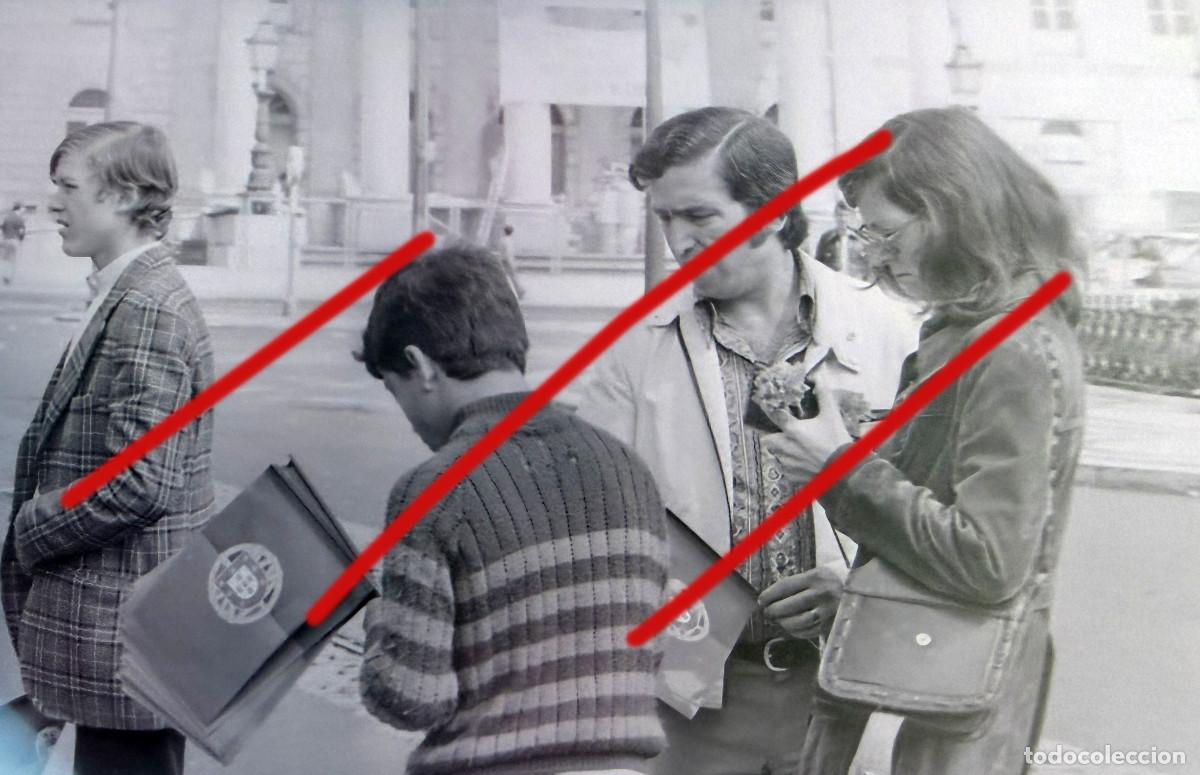 Fotograf&iacute;a antigua: Revoluci&oacute;n de los Claveles 25 de abril de 1974, Portugal &ndash; Fotograf&iacute;a hist&oacute;rica Revolu&ccedil;&atilde;o dos Cravo