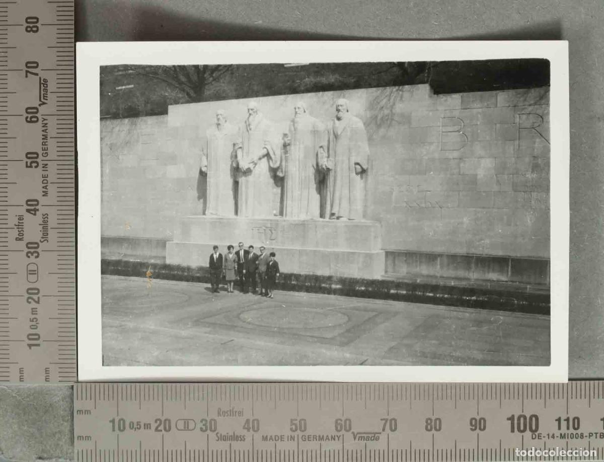 Photographie ancienne: FOTOGRAFIA. Ginebra - Monumento Internacional de la Reforma VIAJE FIN DE CARRERA ABRIL 1966