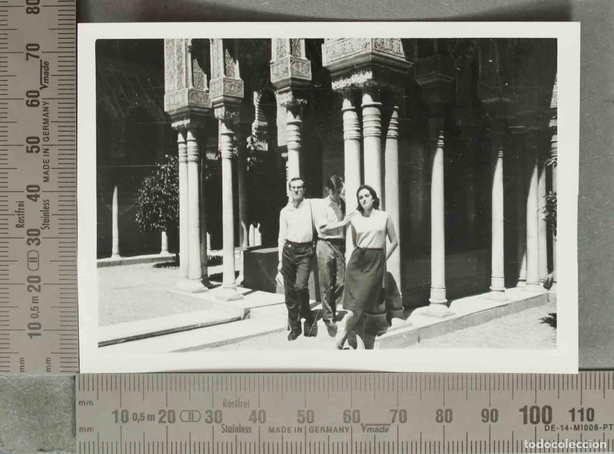 Photographie ancienne: FOTOGRAFIA. Granada - Alhambra - Patio de los Leones JUNIO 1966 ESTUDIANTES