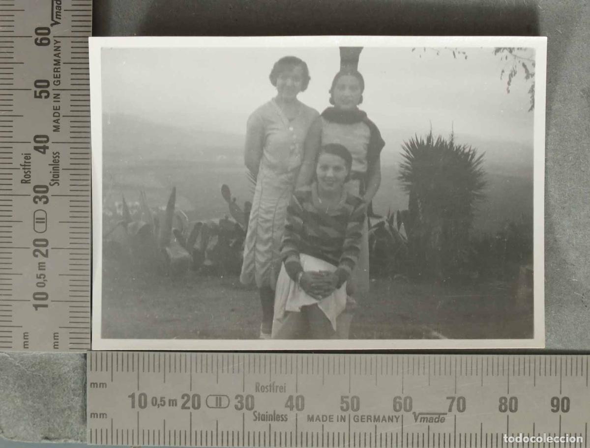 Fotograf&iacute;a antigua: FOTOGRAFIA. Tres mujeres en un paisaje rural HACIA 1930. &iquest;TENERIFE?