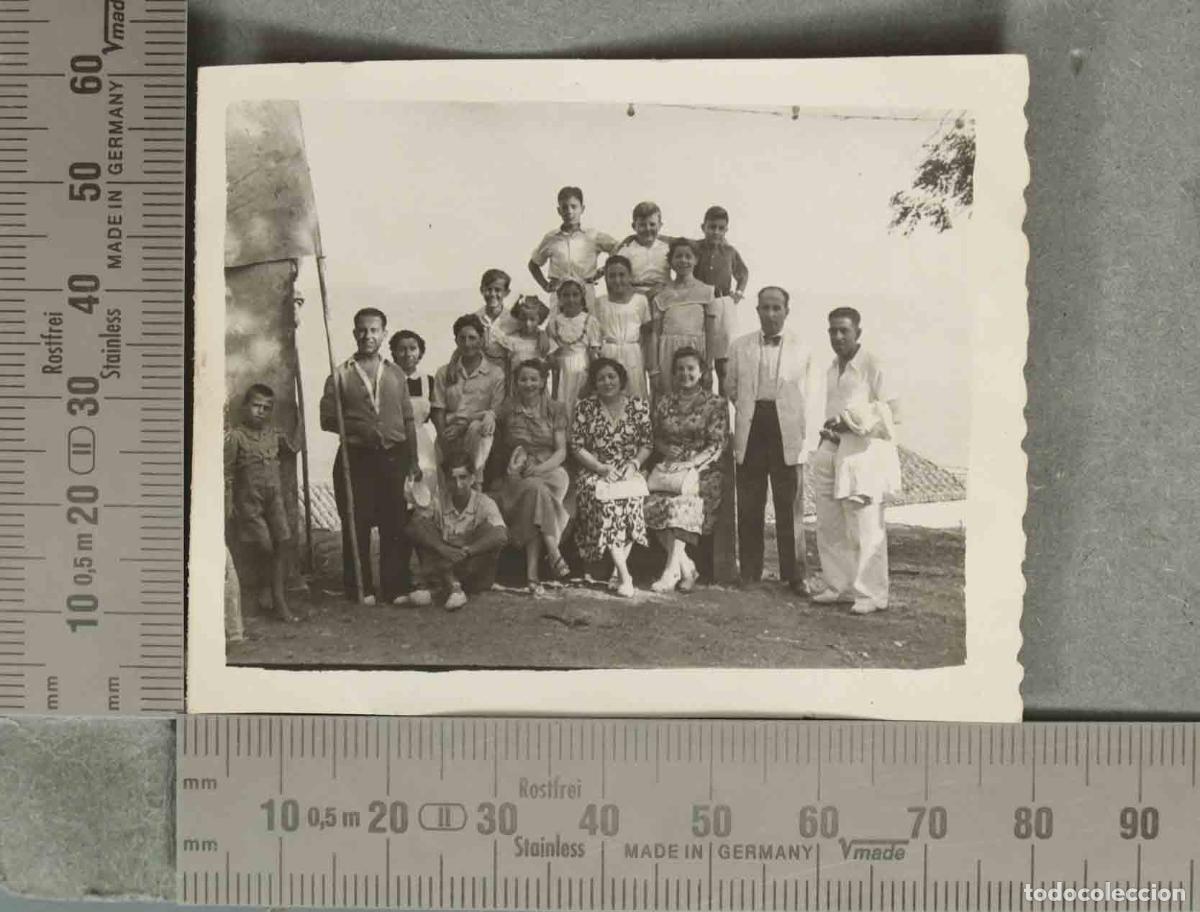 Fotograf&iacute;a antigua: FOTOGRAFIA. Grupo familiar en SANJENJO. 1949