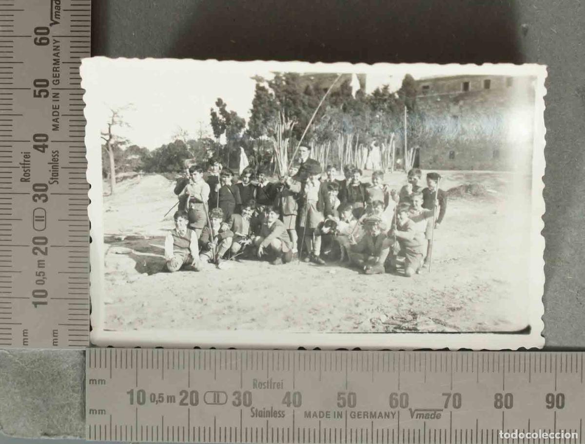 Fotograf&iacute;a antigua: FOTOGRAFIA. Grupo de ni&ntilde;os - AL AIRE LIBRE HACIA 1940