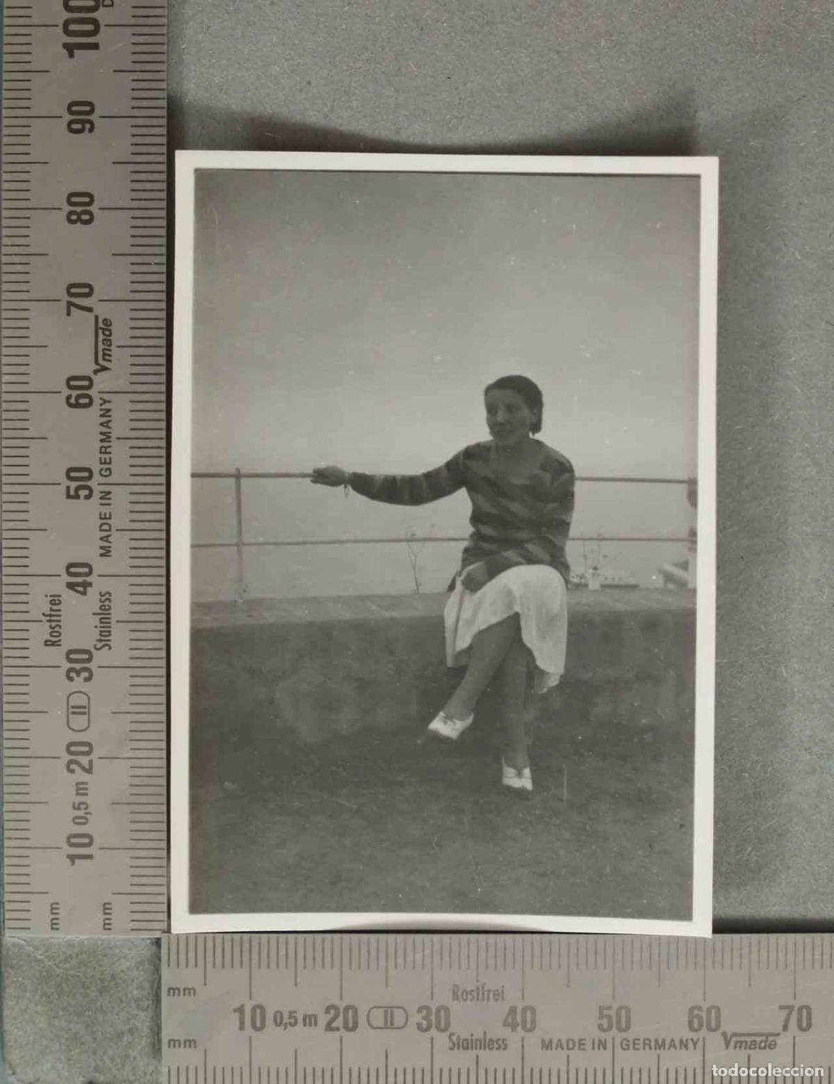 Fotograf&iacute;a antigua: FOTOGRAFIA. MUJER VISTA MAR. &iquest;TENERIFE?. HACIA 1920