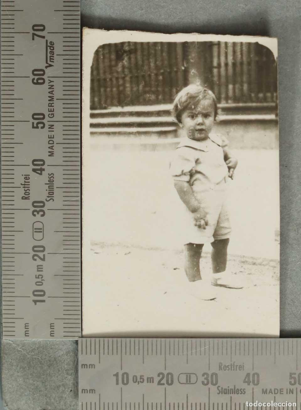 Photographie ancienne: FOTOGRAFIA. Ni&ntilde;o de pie HACIA 1930