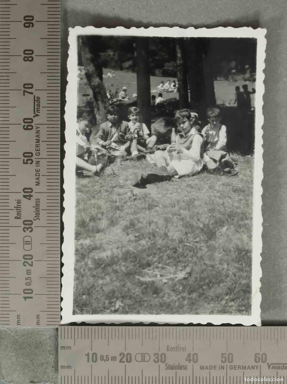 Photographie ancienne: FOTOGRAFIA. Excursion en el campo ni&ntilde;os. hacia 1950