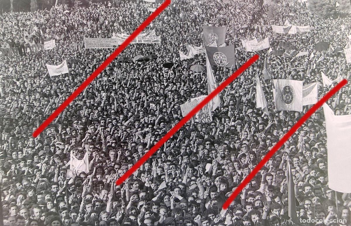 Fotograf&iacute;a antigua: Revoluci&oacute;n de los Claveles 25 de abril de 1974, Portugal &ndash; Fotograf&iacute;a hist&oacute;rica Revolu&ccedil;&atilde;o dos Cravo