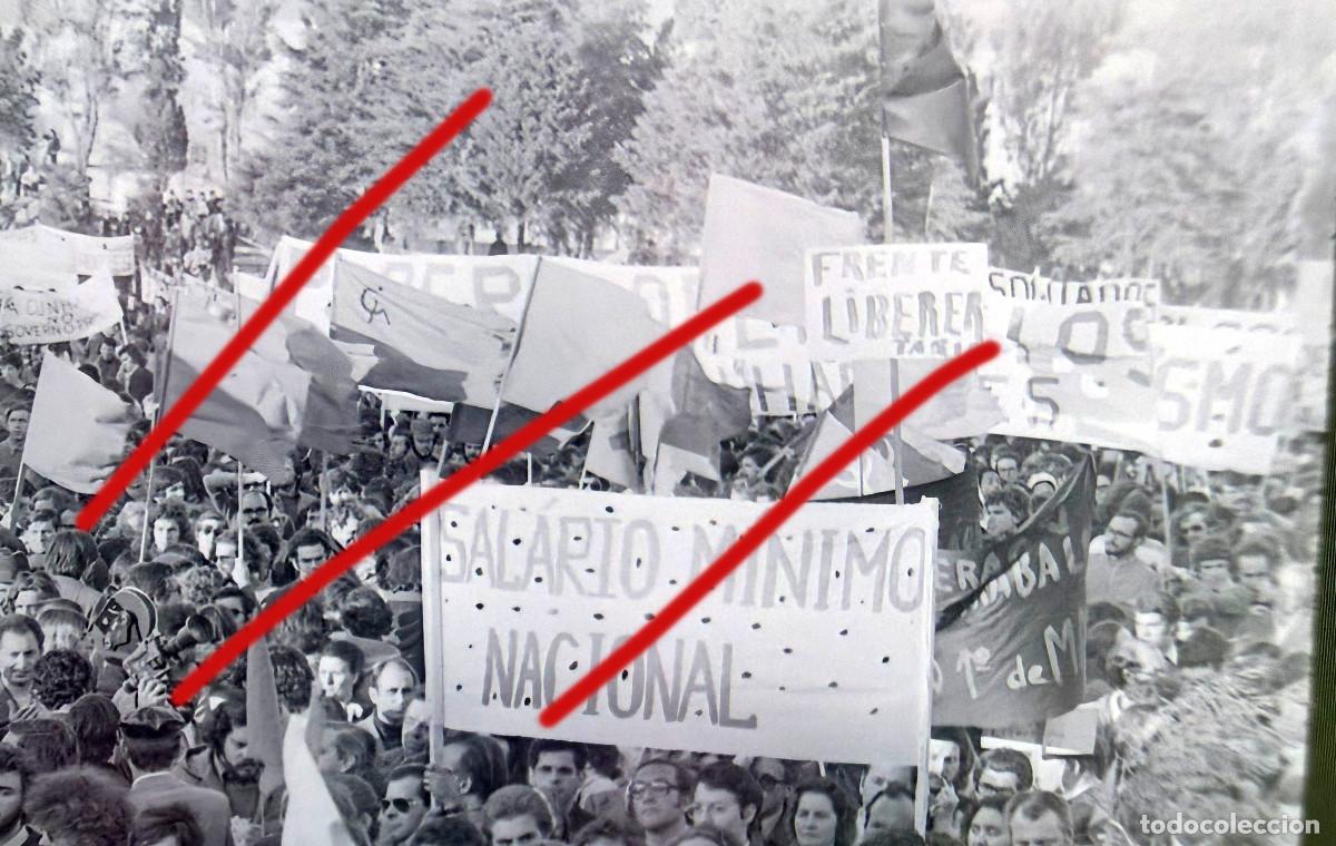 Fotograf&iacute;a antigua: Revoluci&oacute;n de los Claveles 25 de abril de 1974, Portugal &ndash; Fotograf&iacute;a hist&oacute;rica Revolu&ccedil;&atilde;o dos Cravo