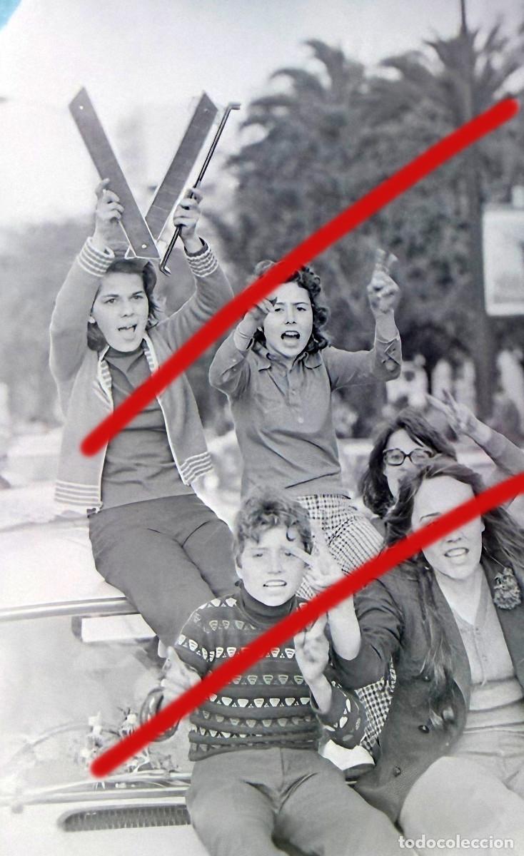 Fotograf&iacute;a antigua: Revoluci&oacute;n de los Claveles 25 de abril de 1974, Portugal &ndash; Fotograf&iacute;a hist&oacute;rica Revolu&ccedil;&atilde;o dos Cravo