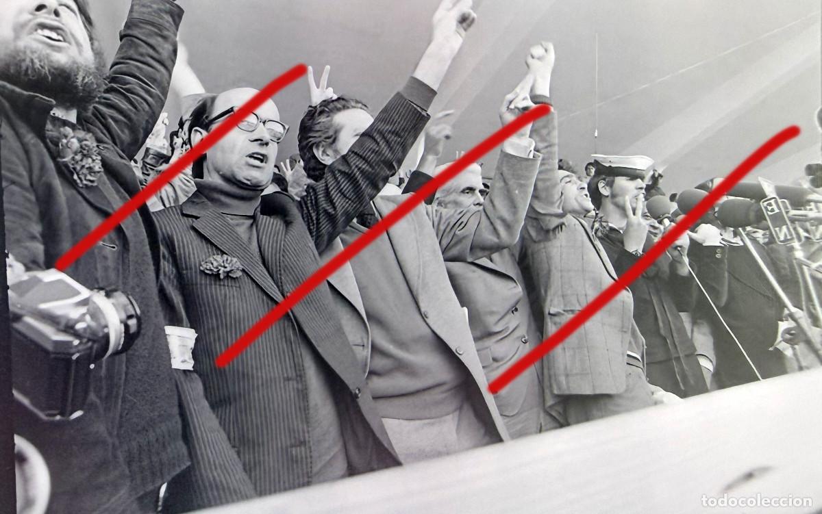 Fotograf&iacute;a antigua: Revoluci&oacute;n de los Claveles 25 de abril de 1974, Portugal &ndash; Fotograf&iacute;a hist&oacute;rica Revolu&ccedil;&atilde;o dos Cravo
