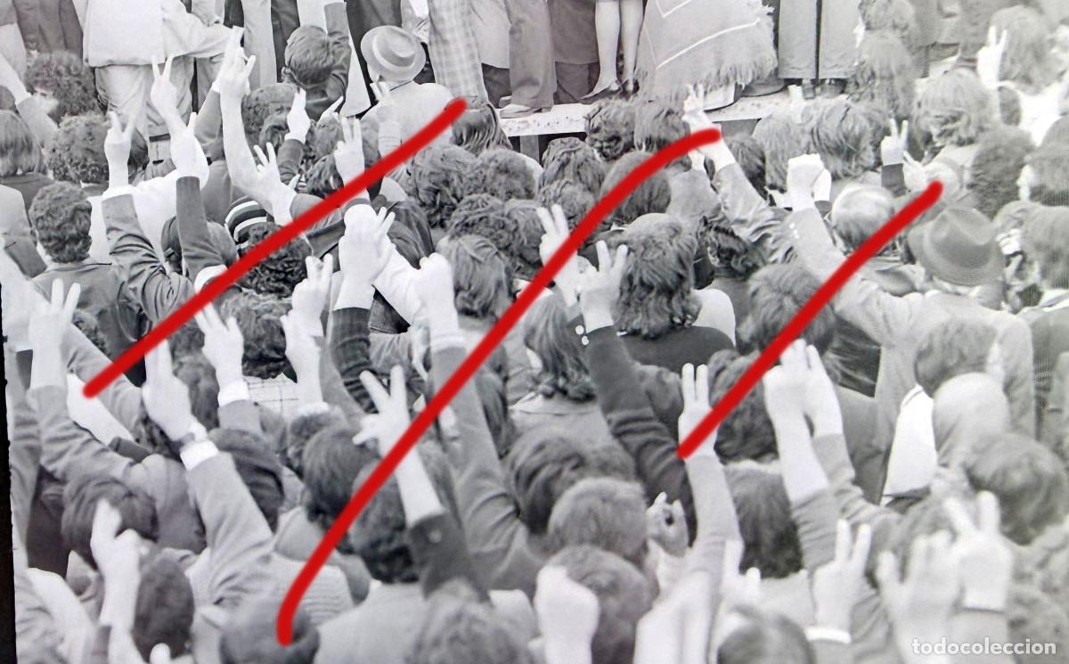 Fotograf&iacute;a antigua: Revoluci&oacute;n de los Claveles 25 de abril de 1974, Portugal &ndash; Fotograf&iacute;a hist&oacute;rica Revolu&ccedil;&atilde;o dos Cravo