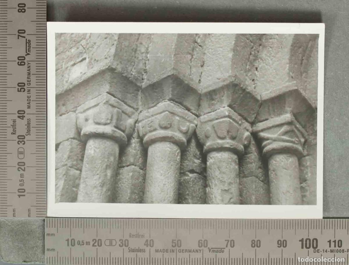 Fotografia antiga: FOTOGRAFIA. A&iacute;nsa - Portada de la Iglesia de Santa Mar&iacute;a - Capiteles