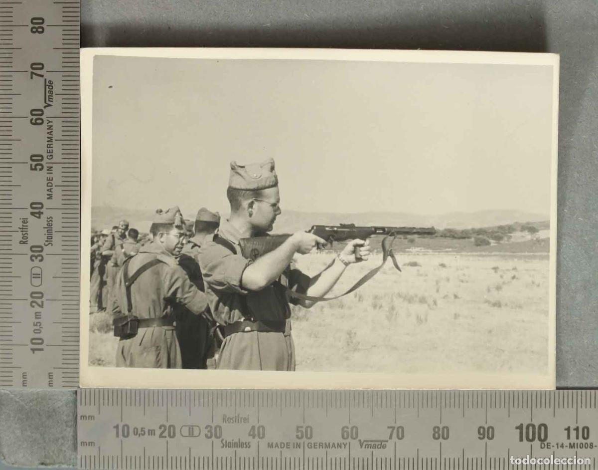 Photographie ancienne: FOTOGRAFIA. MILICIAS UNIVERSITARIAS. LA GRANJA. DISPARANDO CETME. 1962