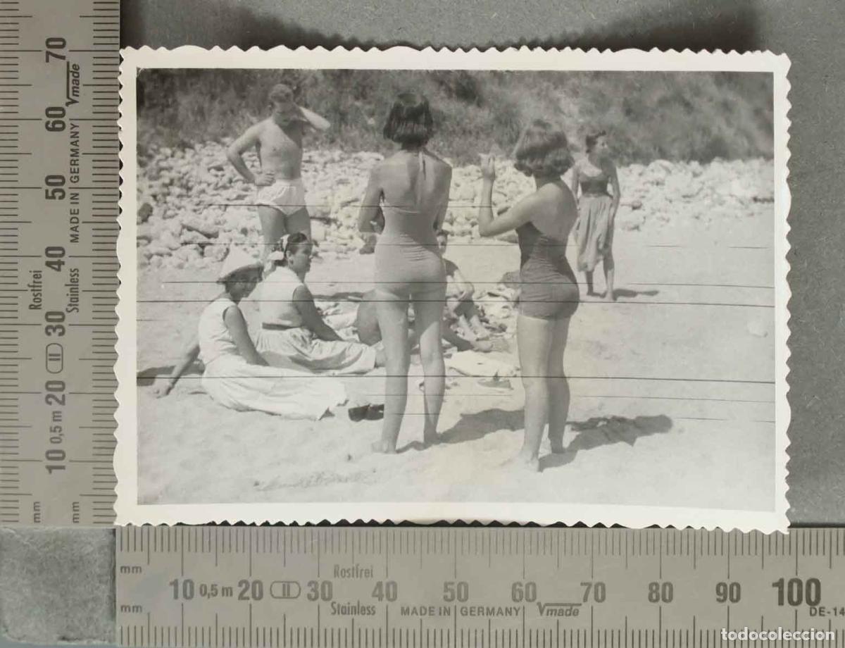 Photographie ancienne: FOTOGRAFIA. Playa - Grupo de j&oacute;venes SANTANDER 1957