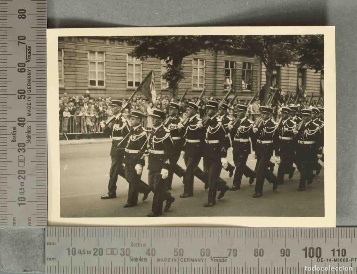 Fotografia antica: FOTOGRAFIA. Desfile militar - Celebraci&oacute;n o acto por determinar HACIA 1950