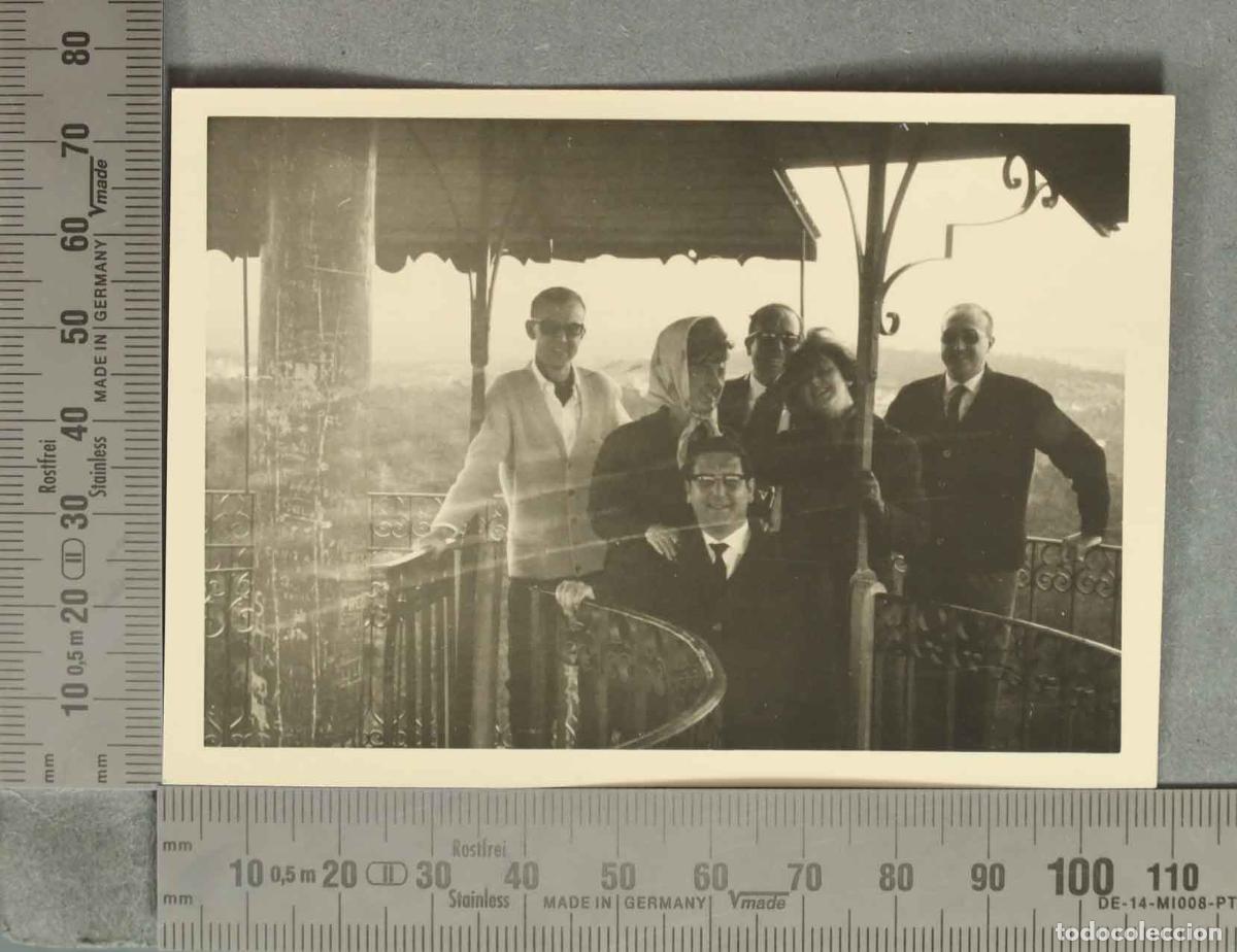 Fotografia antica: FOTOGRAFIA. VISTA DE GRUPO DE PERSONAS EN MIRADOR HACIA 1960