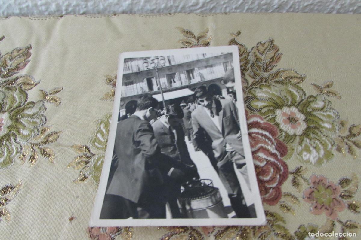 Fotografia antica: FOTO 1967 PAULINO PLAZA MAYOR SALAMANCA..