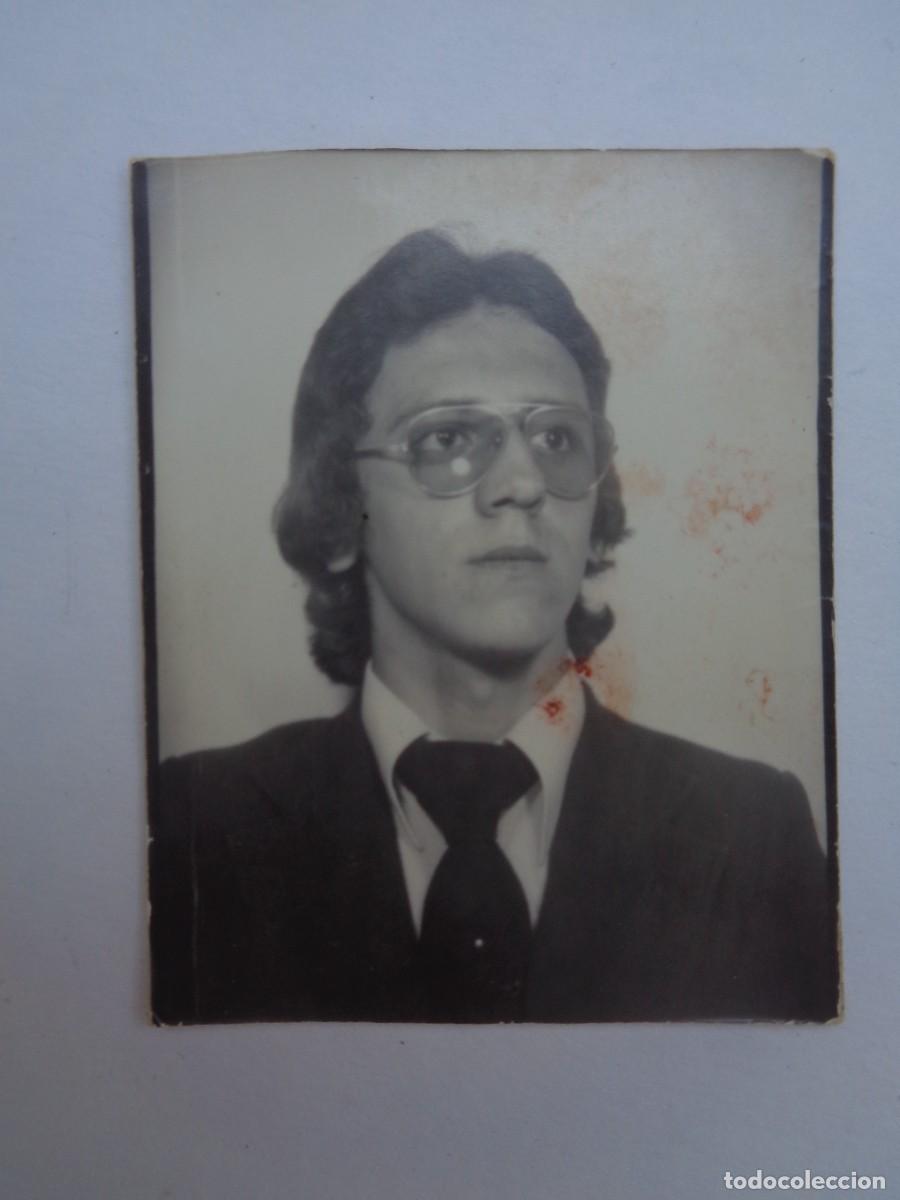 Fotograf&iacute;a antigua: FOTOMATON DE JOVEN ELEGANTE CON GAFAS