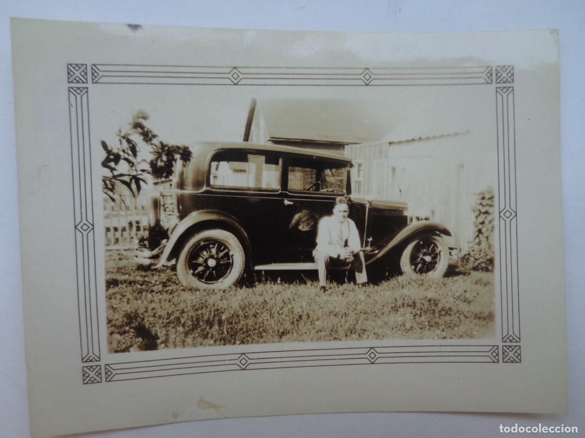 Fotograf&iacute;a antigua: FOTO DE HOMBRE Y COCHE DE EPOCA . PRINCIPIOS DE SIGLO