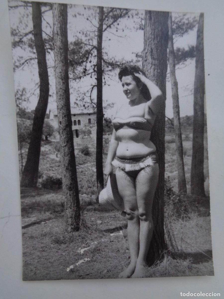 Fotograf&iacute;a antigua: FOTO DE MUJER EN BA&Ntilde;ADOR EN UN PINAR