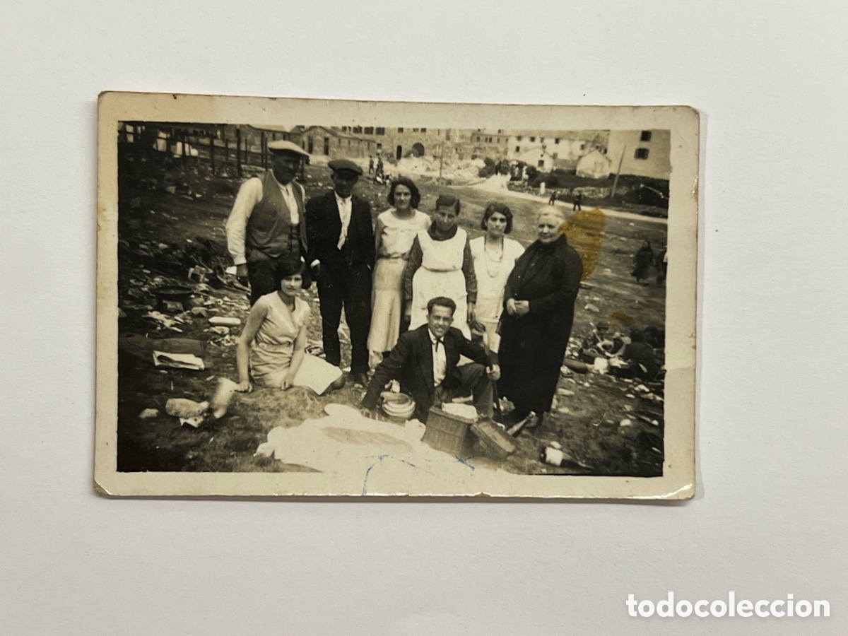 Antique Photography: NURIA (Girona) Fotograf&iacute;a antigua Grupo familiar de Pic-Nic, Agosto de 1931