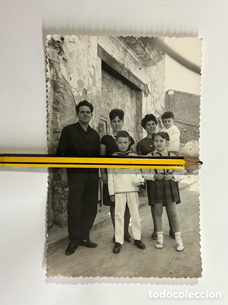 Fotograf&iacute;a antigua: SAGUNTO, Valencia.. Subida al Castillo.. Recuerdo del d&iacute;a de la Comuni&oacute;n del ni&ntilde;o (h.1960?)