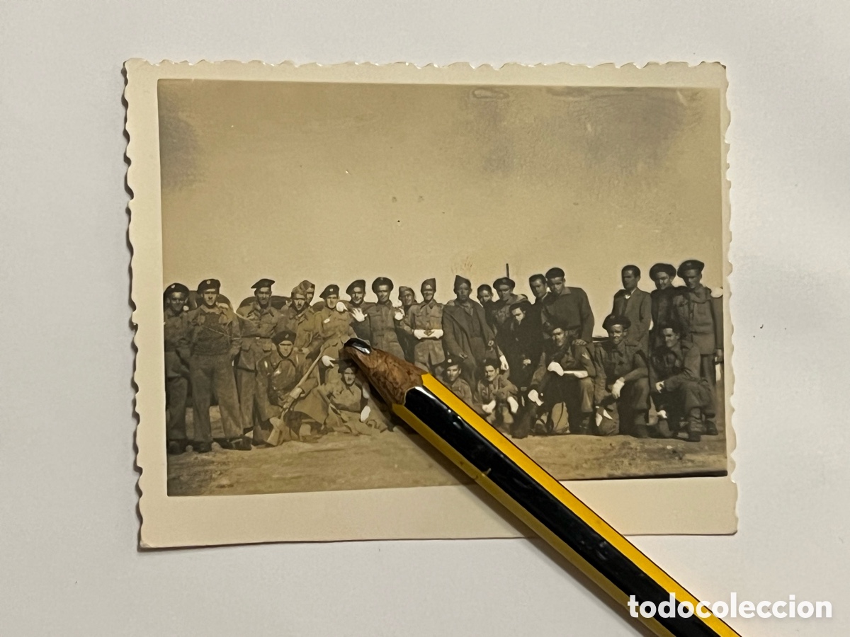 Fotograf&iacute;a antigua: TETU&Aacute;N Grupo de Fuerzas Regulares Ind&iacute;genas de Infanter&iacute;a Tetu&aacute;n n&ordm;1 y el Rgto. de Artiller&iacute;a n&ordm; 30