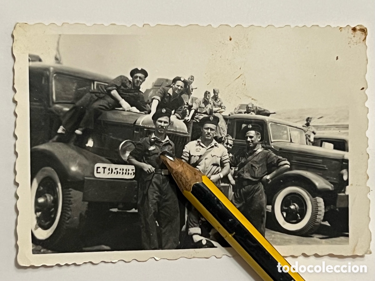 Fotograf&iacute;a antigua: TETU&Aacute;N Grupo de Fuerzas Regulares Ind&iacute;genas de Infanter&iacute;a Tetu&aacute;n n&ordm;1 y el Rgto. de Artiller&iacute;a n&ordm; 30