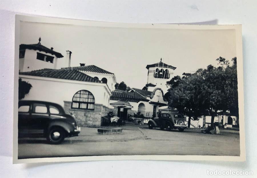 Fotograf&iacute;a antigua: FOTOGRAF&Iacute;A A&Ntilde;O 1948 / HOSTAL DE LA GAVINA / S'AGARO - GIRONA / AUTOMOVIL AUSTIN