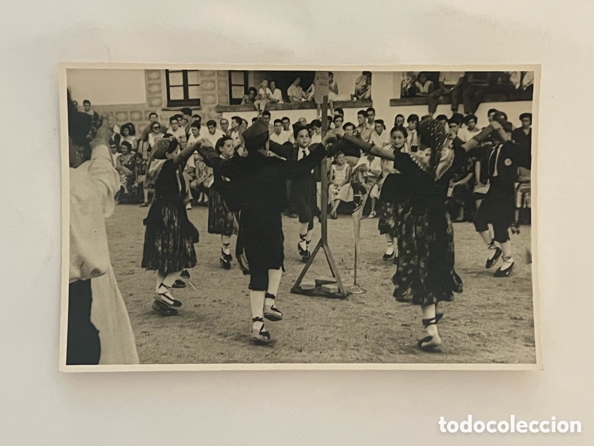 Fotograf&iacute;a antigua: S&rsquo;AGAR&Oacute; (Girona) Fotograf&iacute;a Esbart de Dansaires .. Balls tipics. Estiu de 1956