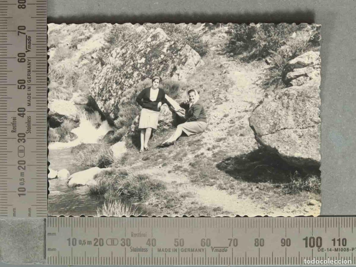 Fotograf&iacute;a antigua: FOTOGRAFIA. MUJERES EXCURSION RIO. HACIA 1950