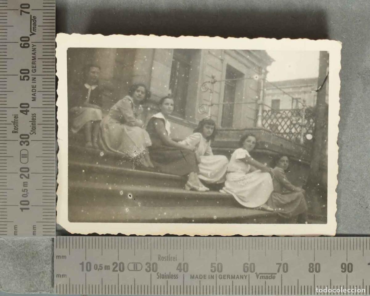 Fotograf&iacute;a antigua: FOTOGRAFIA. NI&Ntilde;AS EN ESCALERA. hacia 1940