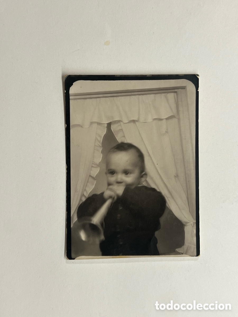 Fotograf&iacute;a antigua: FOTOMATON. Fotografia BeBe Trompetista&hellip; (h.1945?) Medidas: 3,7 x 5 cm.,