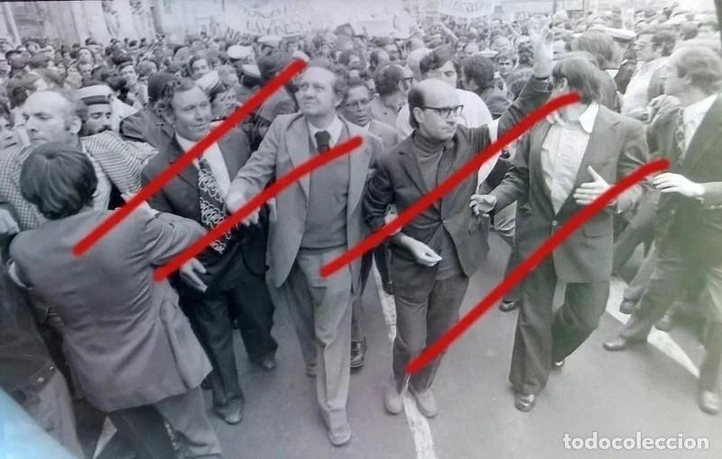 Fotograf&iacute;a antigua: Revoluci&oacute;n de los Claveles 25 de abril de 1974, Portugal &ndash; Fotograf&iacute;a hist&oacute;rica Revolu&ccedil;&atilde;o dos Cravo