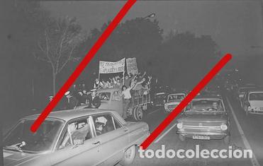 Fotograf&iacute;a antigua: Revoluci&oacute;n de los Claveles Portugal - A Revolu&ccedil;&atilde;o dos Cravos - Negativo de Celuloide - Fotograf&iacute;a