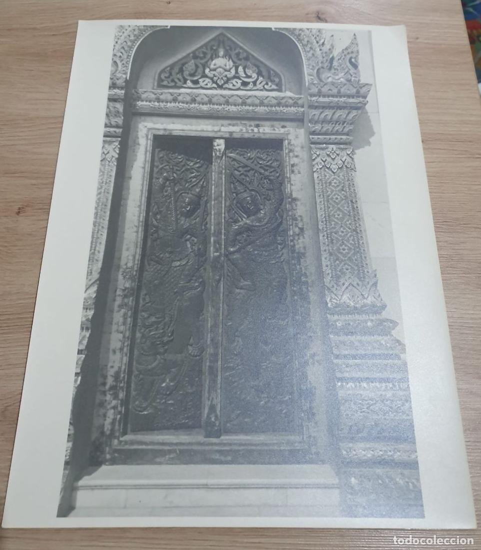 Antique Photography: ASIA. TAILANDIA. THAILAND. BANGKOK. PORTE DE TEMPLE EN BRONZE. GRAND FORMAT. FOTO PHOTO. 39.5X29.5CM