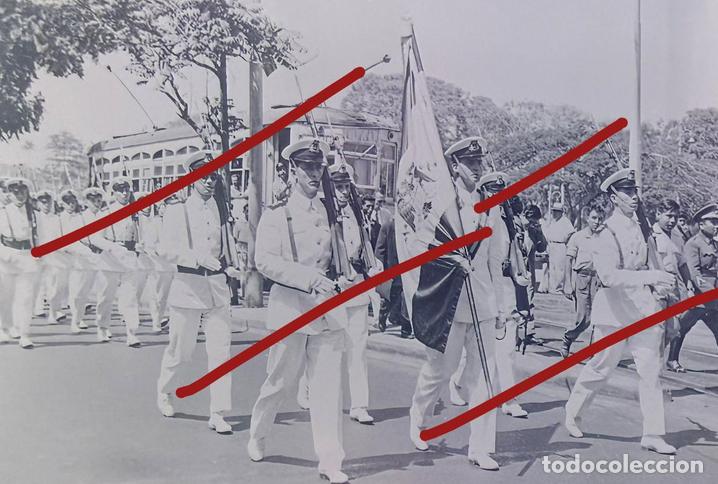 Fotograf&iacute;a antigua: Pr&iacute;ncipe Juan Carlos de Borbon en Peru 1958 Negativo de Celuloide