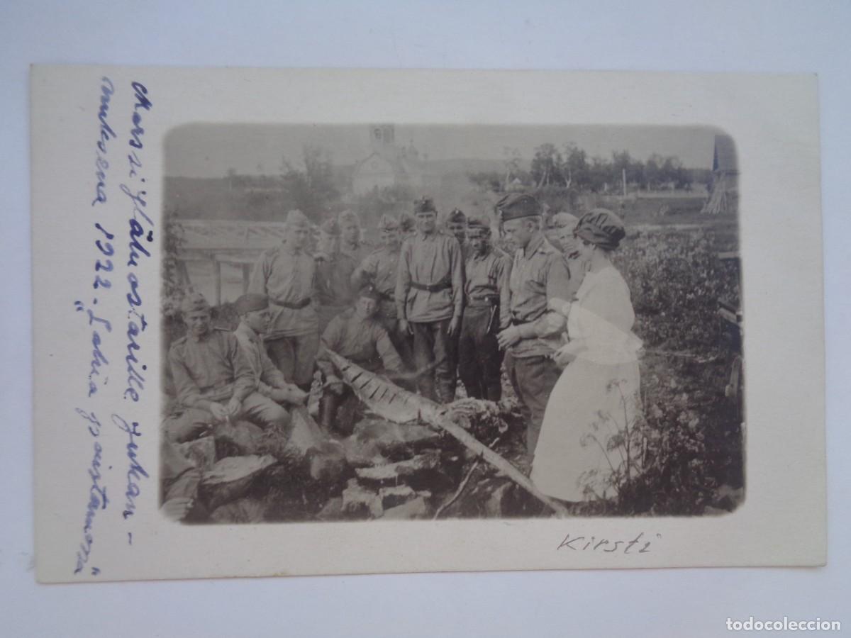 Fotograf&iacute;a antigua: FOTO DE MILITARES DEL EJERCITO FINLANDES PREPARANDO UN ASADO. FINLANDIA , 1922