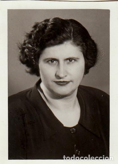 Fotografia antica: Retrato de mujer. F Garc&iacute;a, Val&egrave;ncia. A&ntilde;os 40-50 g aa