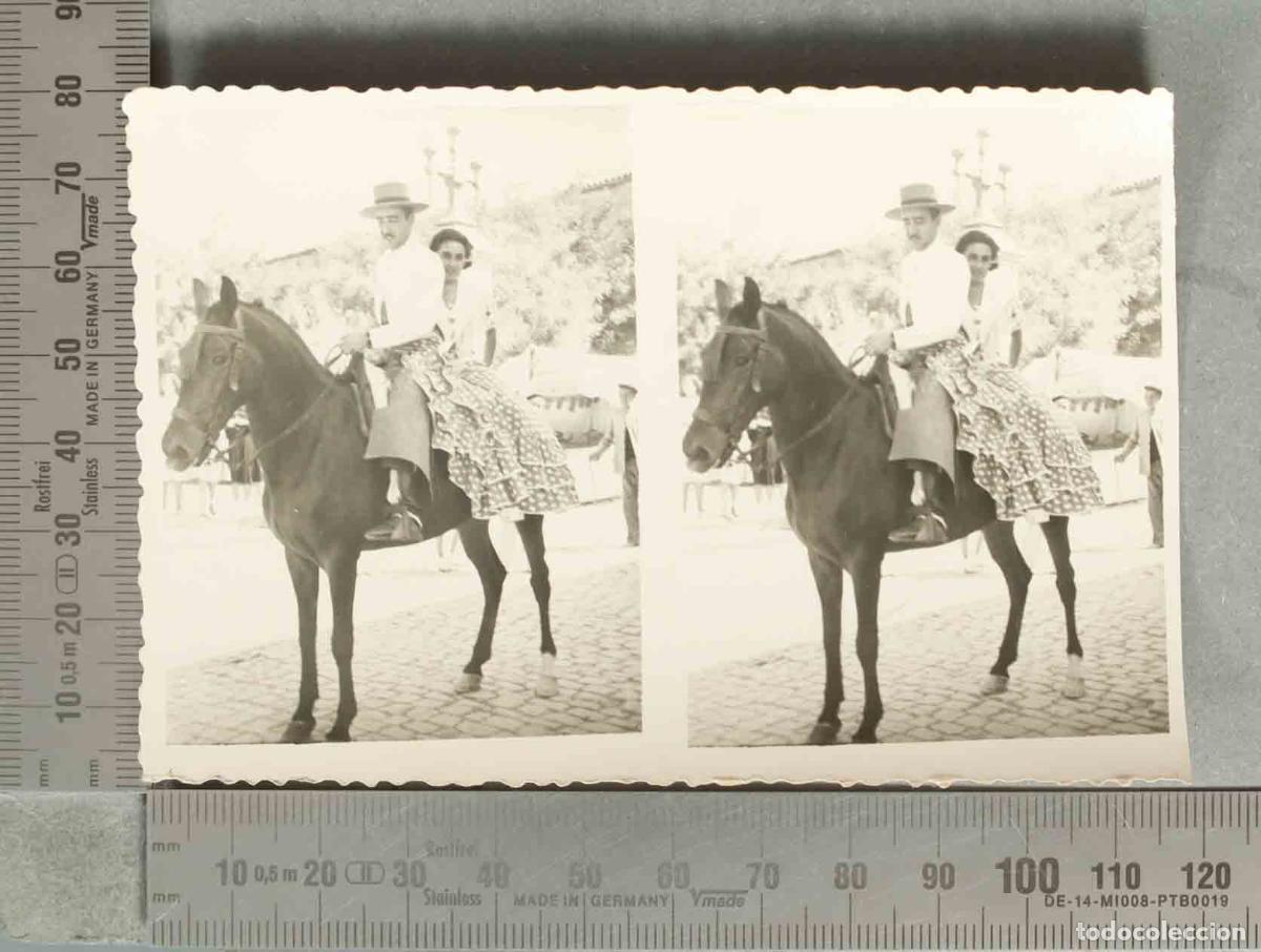 Fotograf&iacute;a antigua: FOTOGRAFIA. Pareja a caballo - Traje tradicional - PUEBLO ANDALUZ hacia 1940