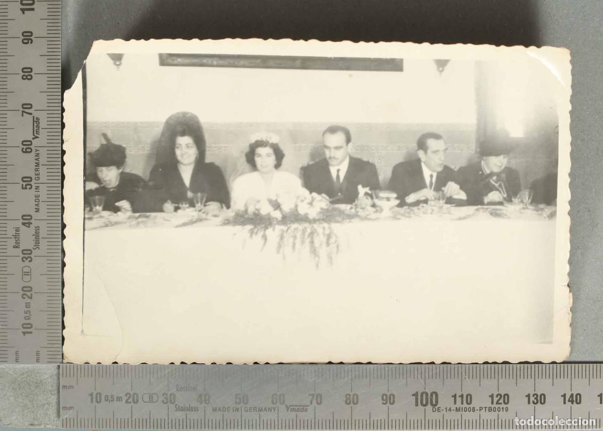 Fotograf&iacute;a antigua: FOTOGRAFIA. Boda - Novios y acompa&ntilde;antes en el banquete. HOTEL INGLATERRA SEVILLA hacia 1940