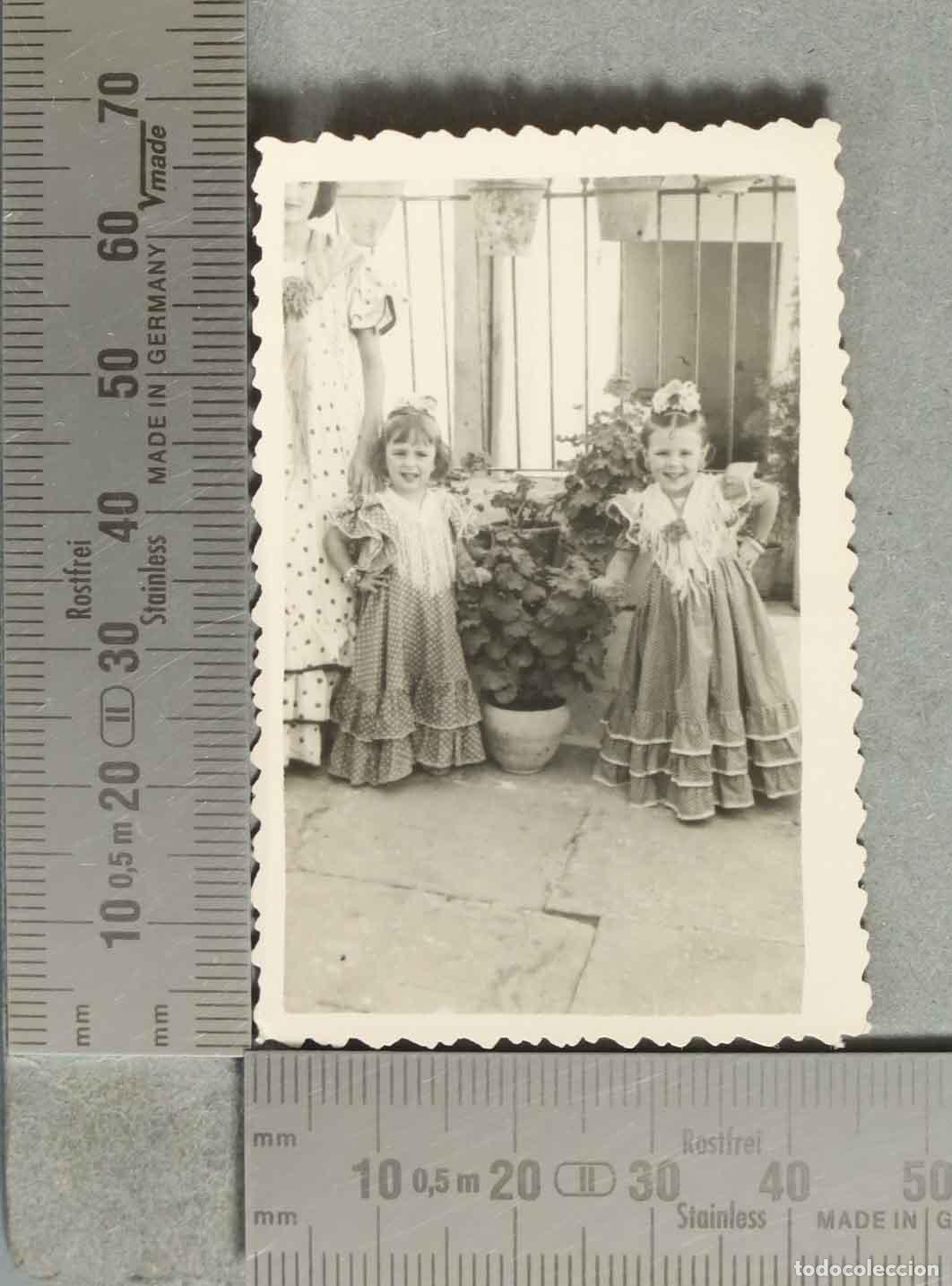 Fotograf&iacute;a antigua: FOTOGRAFIA. Ni&ntilde;as con traje de flamenca hacia 1940